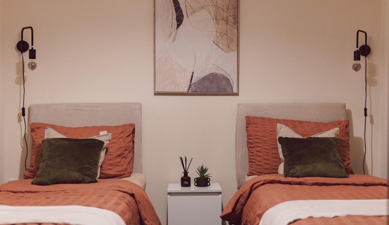 Families, Contractors And Businesses - Cottage Home - Next To Oxford, Bicester And Blenheim Bletchingdon Extérieur photo